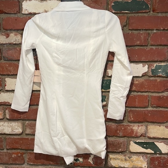Superdown Armida Button Blazer Dress in
Ivory size XS NWT - Picture 3 of 3
